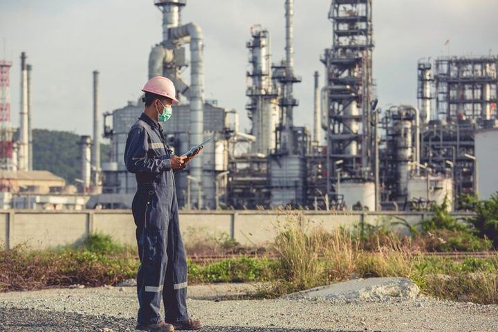 A Complete Guide to the Petroleum Industry in Iran: History, Production, Challenges, and Future